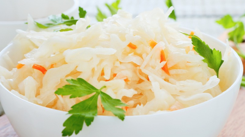 Когда и как квасить капусту: полезные советы для самой вкусной и хрусткой закуски
