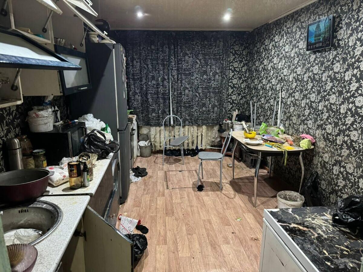    В доме семьи, которая получила пищевое отравление в Назаровском районе Красноярского края© Фото : Прокуратура Красноярского края/Telegram