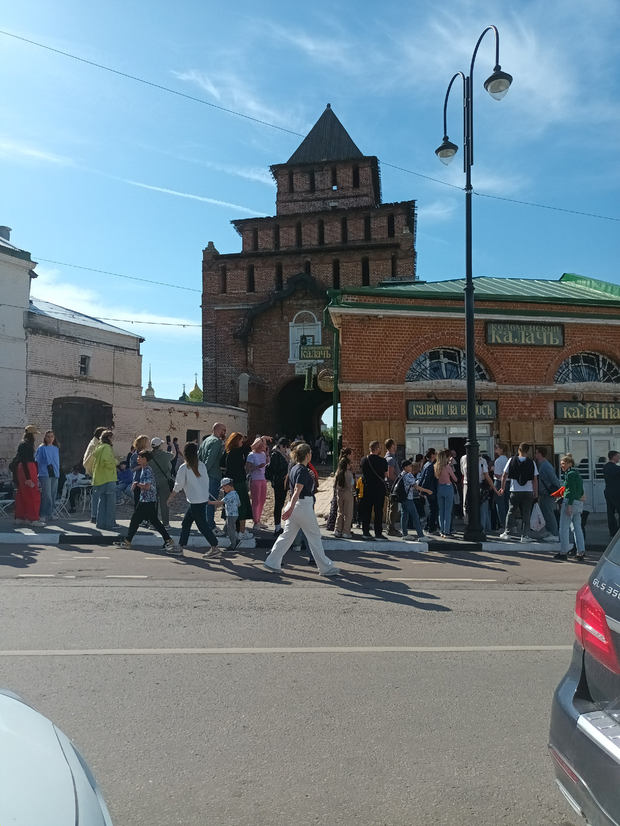 Это даже не вся очередь, а только ее часть. 