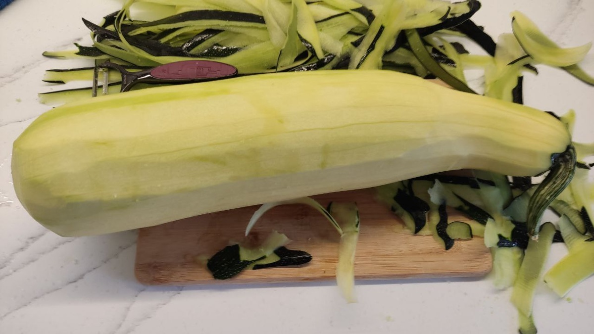 Чистилка для овощей в помощь, очень удобная штука