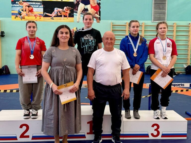    Оренбурженка впервые завоевала золото первенства страны по борьбе среди юниорок «О»