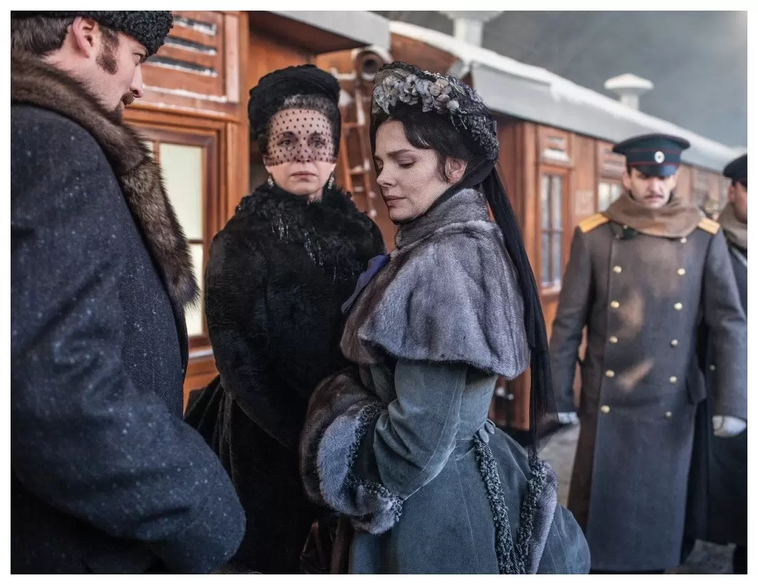 Как Вам Елизавета Боярская в этой роли? Какая экранизация лучше?