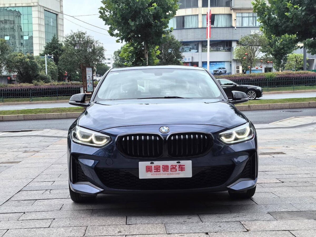 BMW 1 серии 120i M Sport Obsidian Night Edition