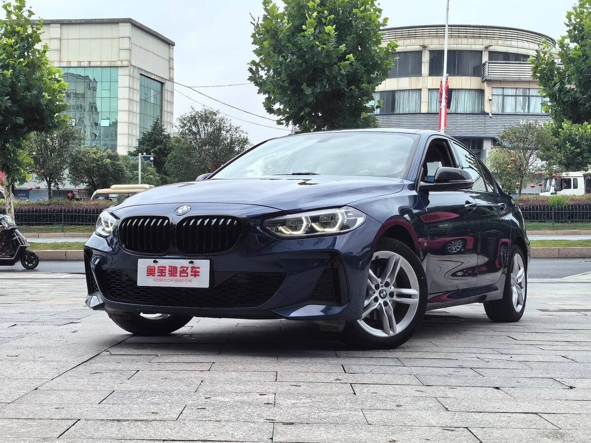 BMW 1 серии 120i M Sport Obsidian Night Edition