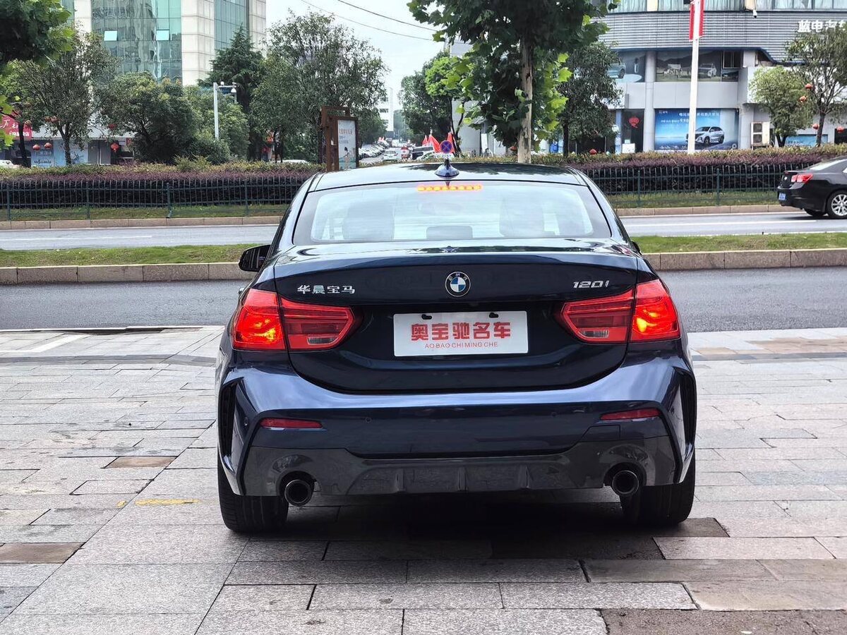 BMW 1 серии 120i M Sport Obsidian Night Edition