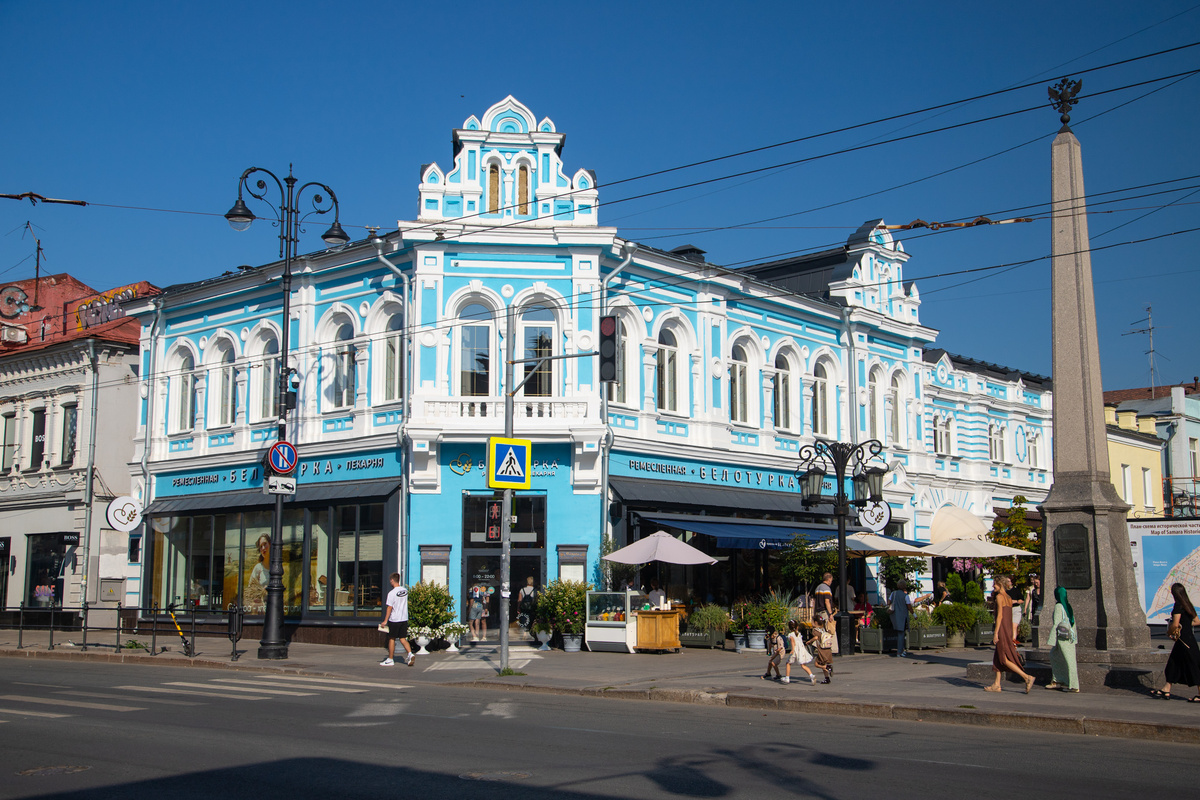 Самара, перекрёсток ул. Куйбышева и Ленинградской