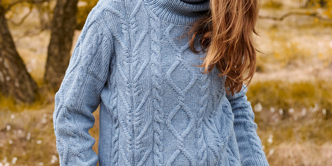 Аранские рельефные мотивы и ажурная нежность: пять моделей на выбор для вязания