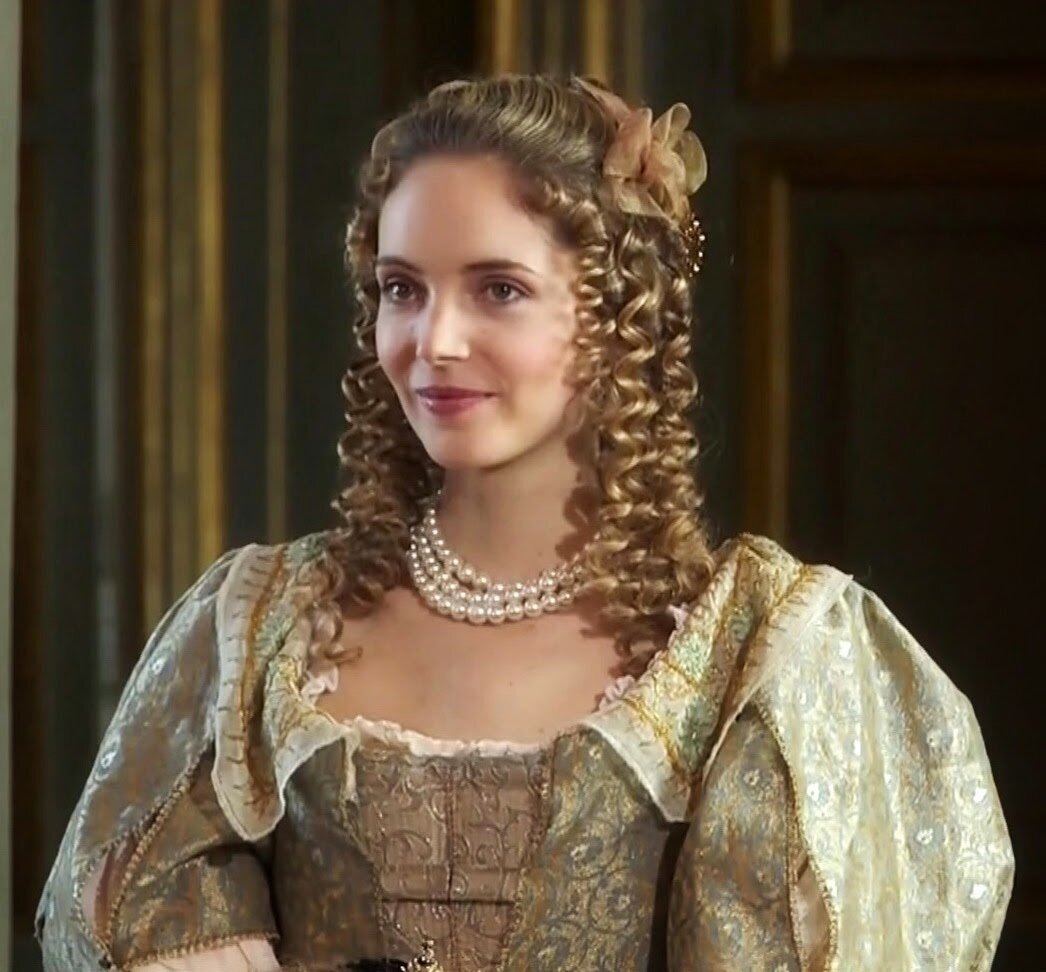 Луиза из сериала "Версаль" какая-то очень прагматичная. Источник: Яндекс.Картинки