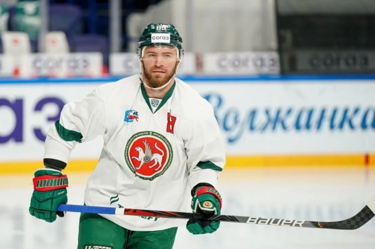    Бывший игрок «Ак Барса» Артем Лукоянов хочет стать банкротом