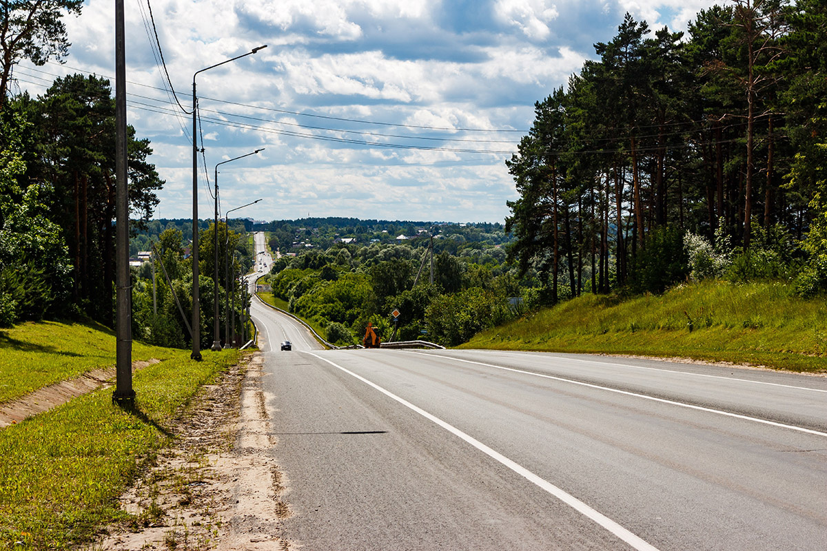    У дороги чаще всего несколько проезжих частей, все зависит от количества разделительных полос. Источник: Shutterstock