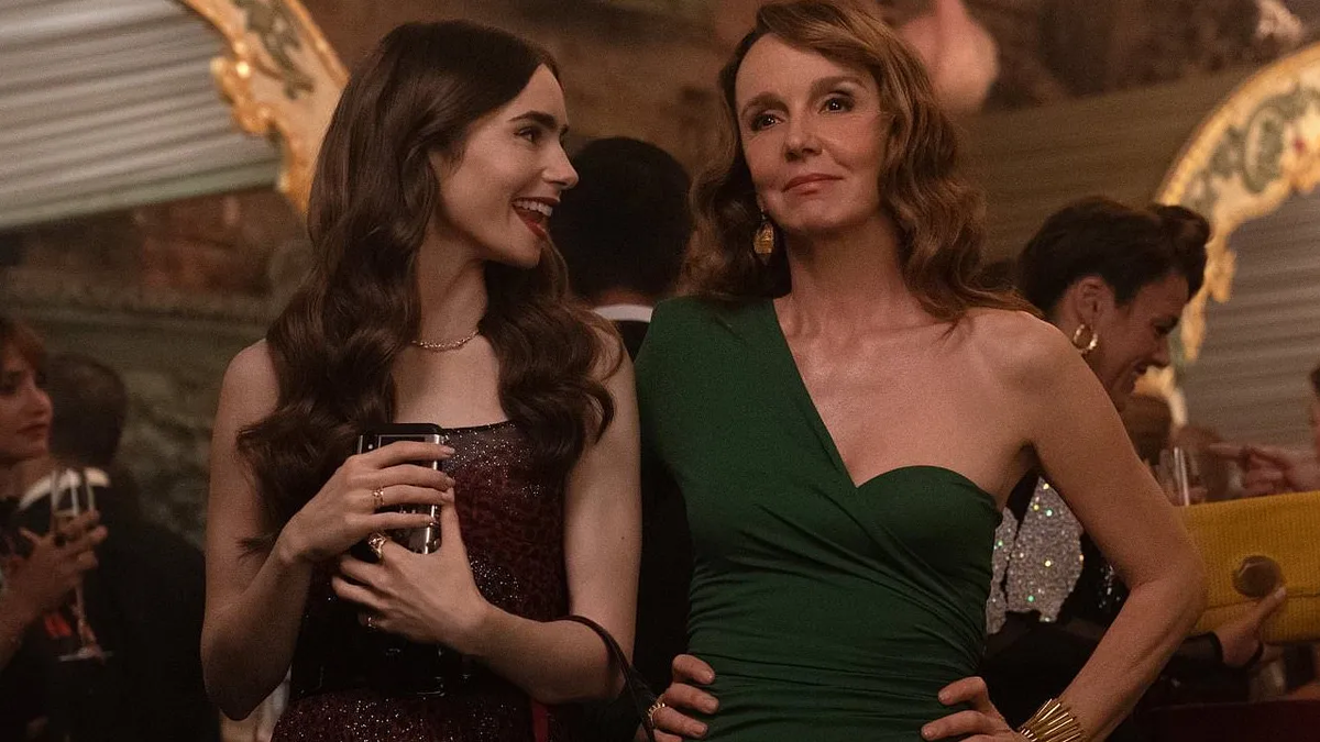 Эмили и Сильви. Кадр из сериала «Эмили в Париже»/Vogue