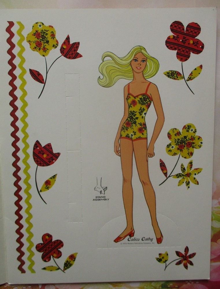 Кукла в купальнике.