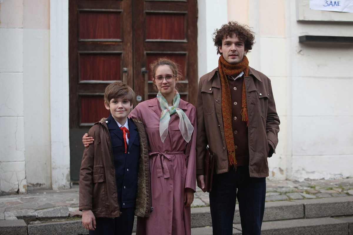Олег Чугунов на съемочной площадке сериала с Кристиной Исайкиной (Варвара Степановна) и Алексеем Трофимовым (Дмитрий Хавьер)