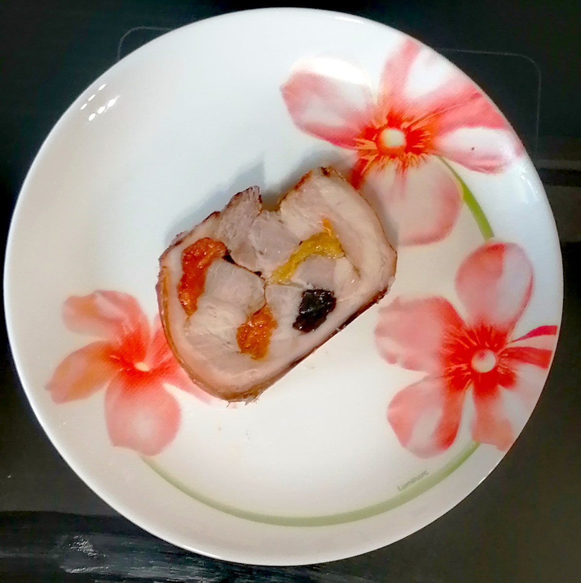 Отрезала кусочек, гарнир добавила позже. 