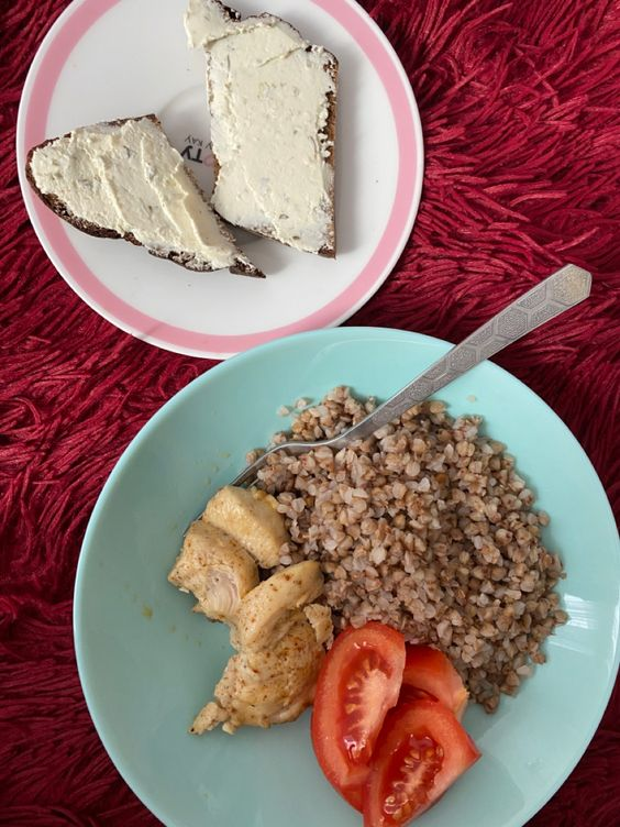 сегодня на ужин у меня гречка с курицей 