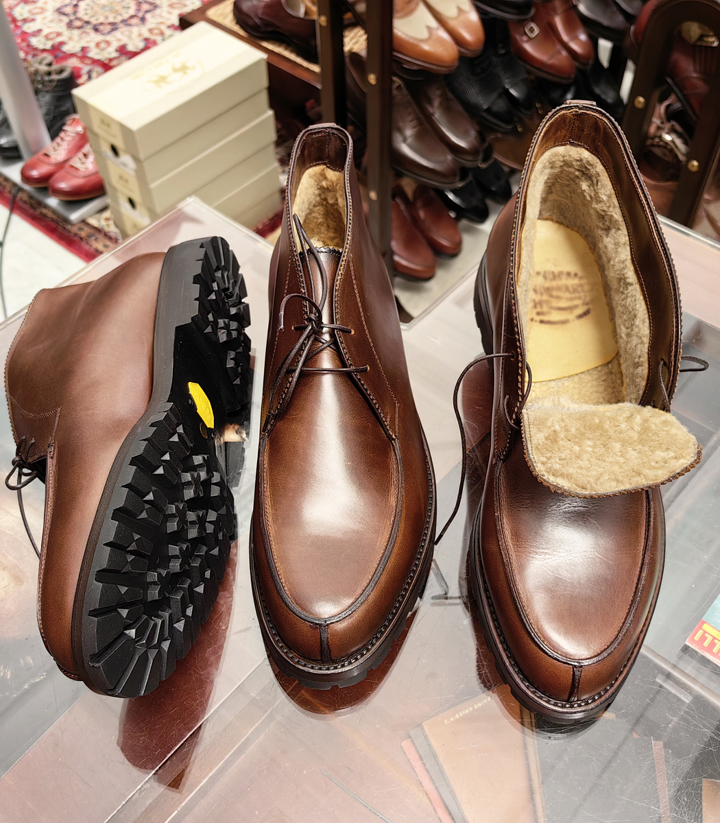 Зимние ботинки на натуральной овчине[