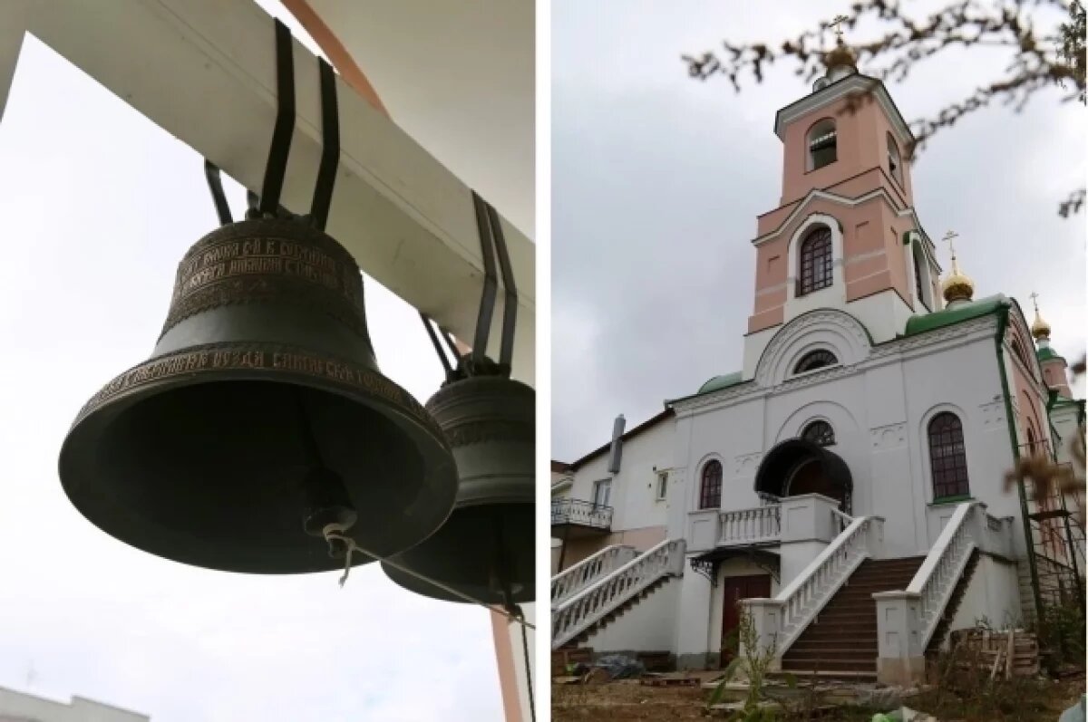    В Самаре на колокольню Старообрядческого храма подняли большой колокол