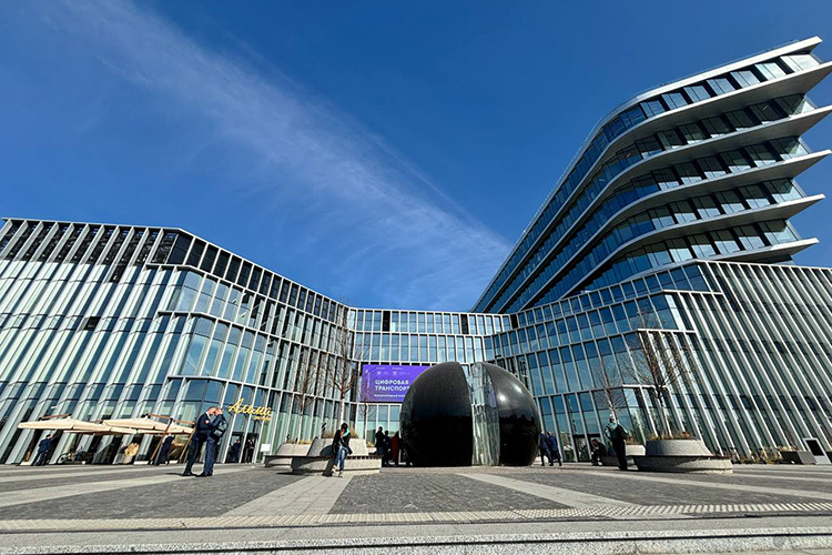    Второй по счету международный форум цифровых технологий в области логистики и транспорта «Цифровая транспортация» прошел на научной площадке Московского университета, в кластере «Ломоносов».   
Фото: Мария Кузьмина