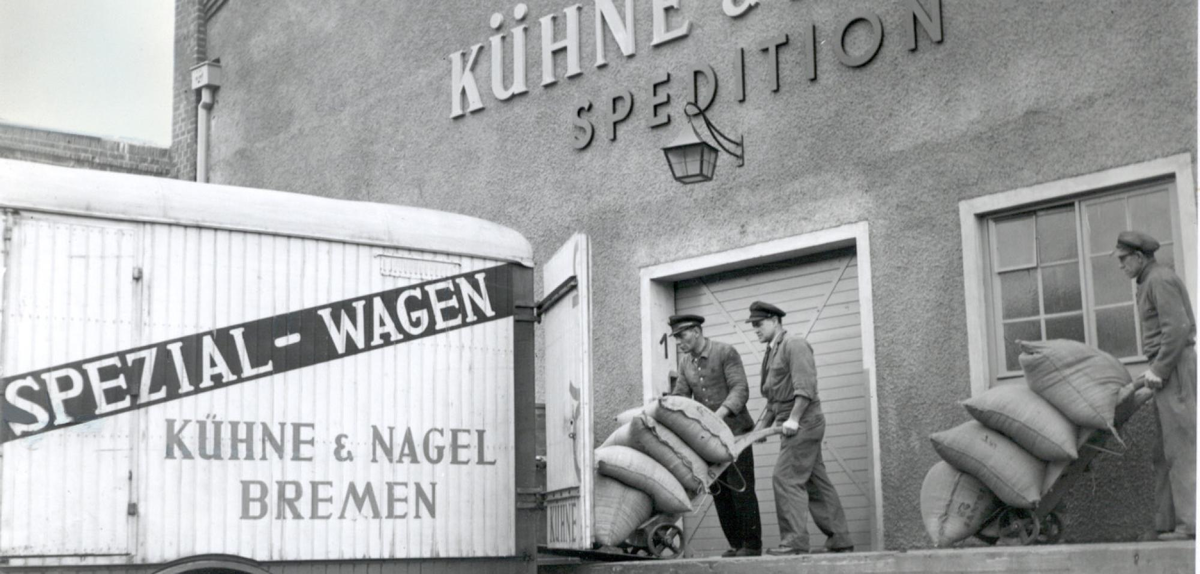 Сотрудники Kühne + Nagel в Бремене.