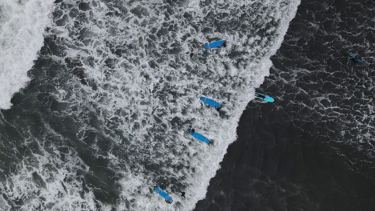 Несколько из таких пляжей находятся в России, и до них вполне можно добраться, хоть дорога и не всегда лёгкая. Фото: tanysolovey / Wikimedia