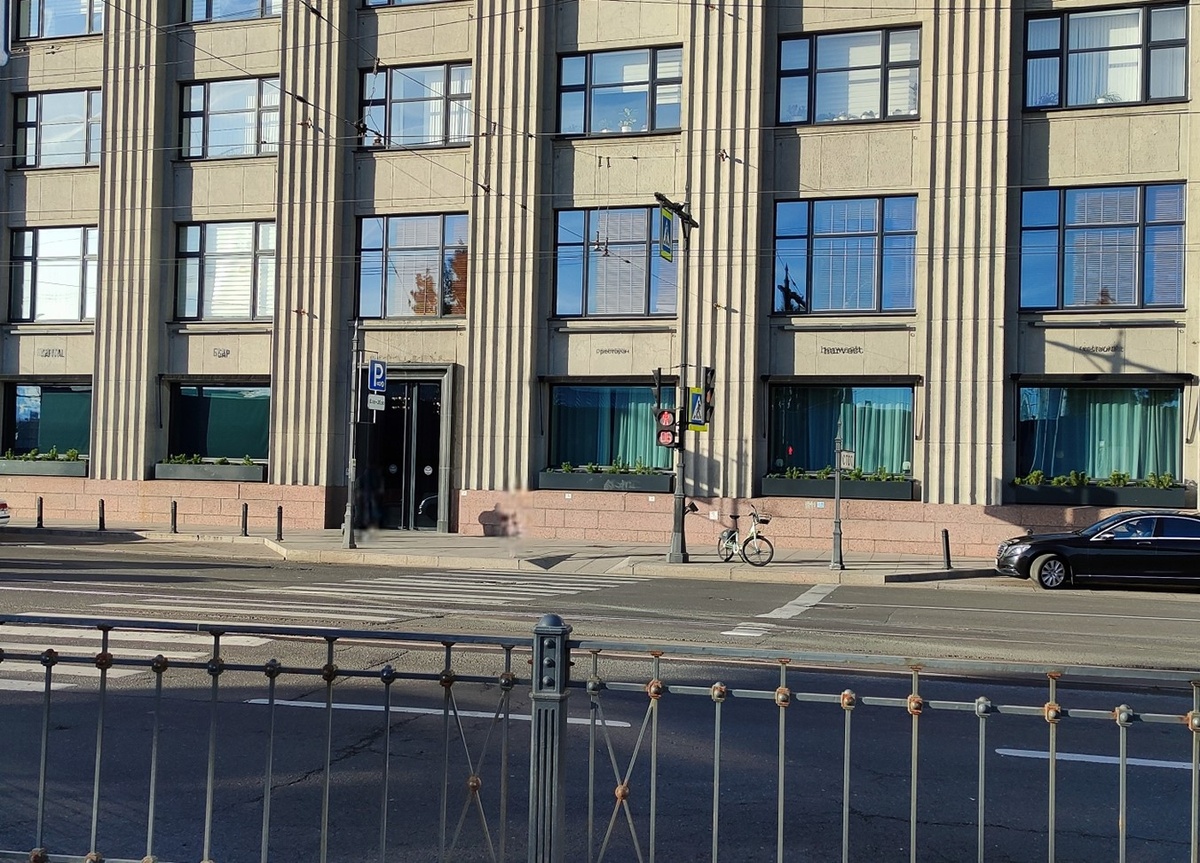 Вход в ресторан