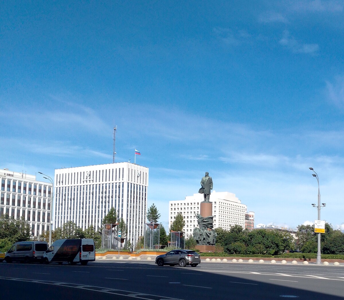 Фото автора, памятник Ленину на Калужской площади