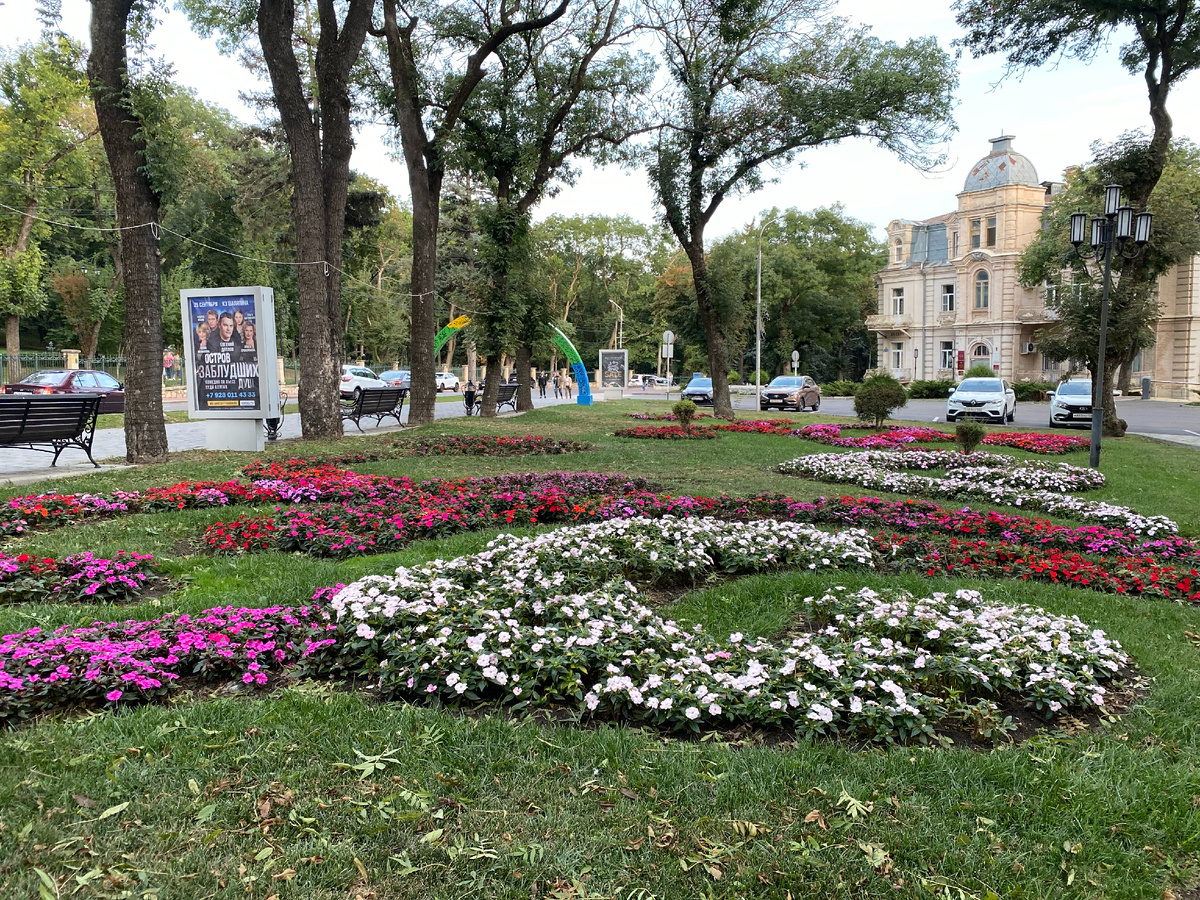 Ессентуки - сквер перед Администрацией города... Фото автора