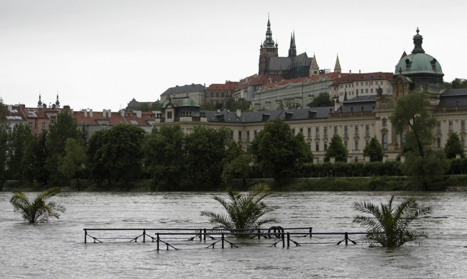 Наводнение в Праге в 2002 году, источник фото: ibtimes.co.uk