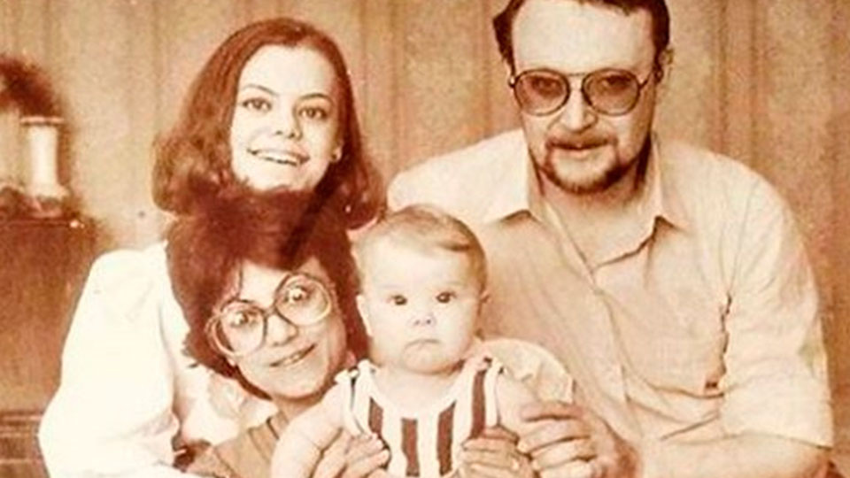 Яна Поплавская с родителями