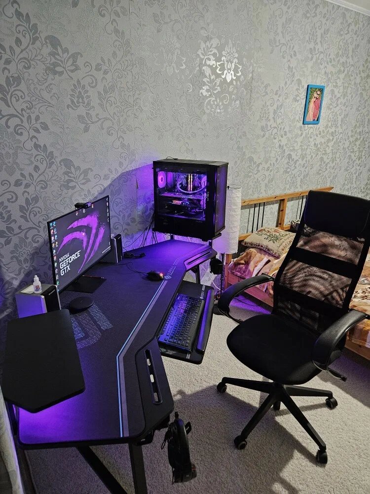 Купить можно тут: https://market.yandex.ru/product--stol-eureka-aed-70b-black-erk-aed-e70b/1888549324?sku=102077639756&uniqueId=11095959&do-waremd5=eRJJnliqU6l47IMcMQusFQ