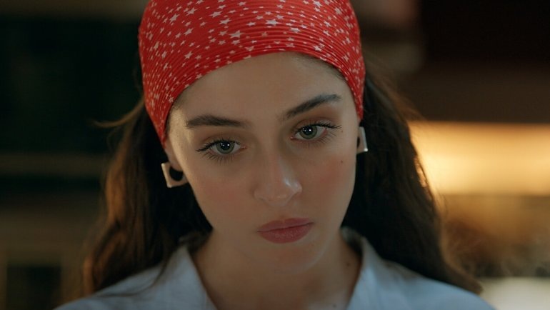    Кадр из сериала «Лейла»