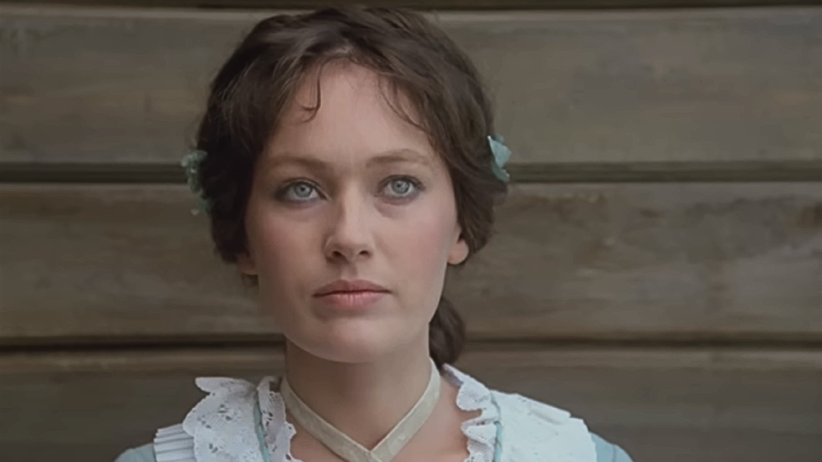 Лариса Гузеева в фильме "Жестокий романс"