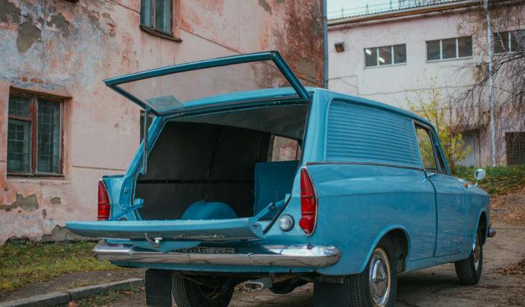 Москвич-433/434 «Иж-2715»: История и особенности легендарного «Каблука»