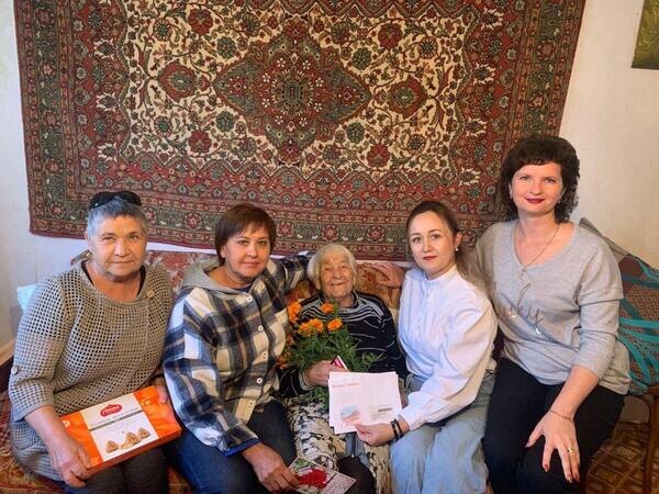    Свой 95-й день рождения отметила труженица тыла Вера Пивкина из Оренбургской области