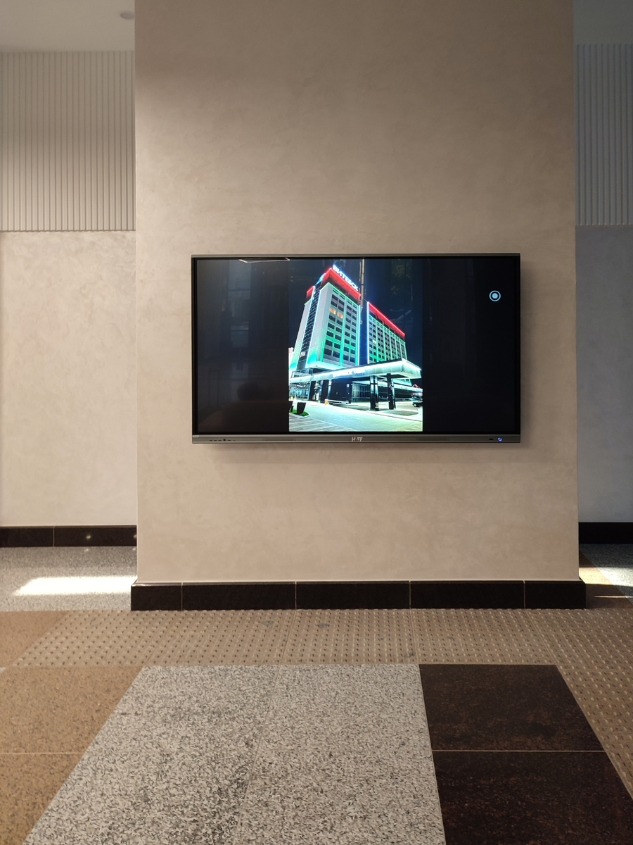 Просто пол, просто стена. А выглядит, как картина! 