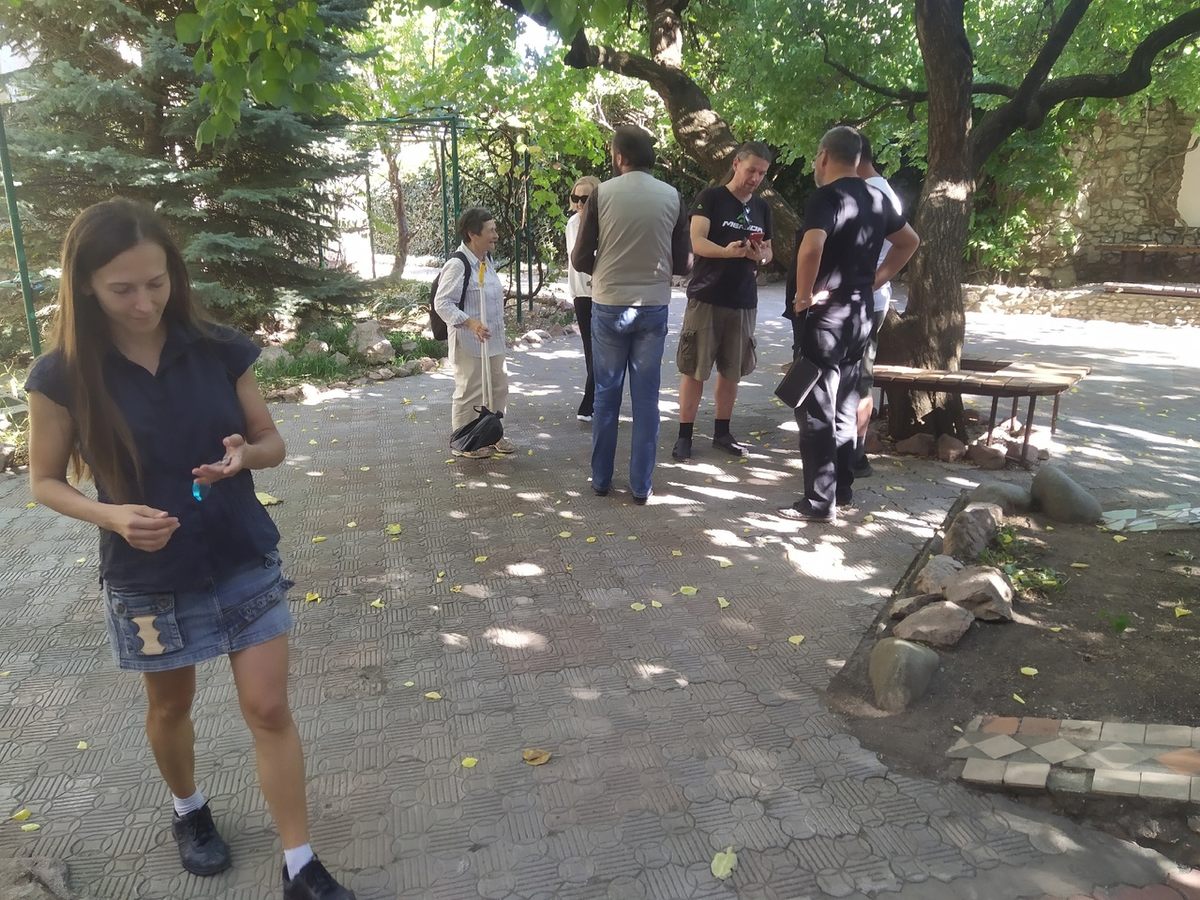 Народ постепенно собирается! )с) Фото: Н. Остапцов