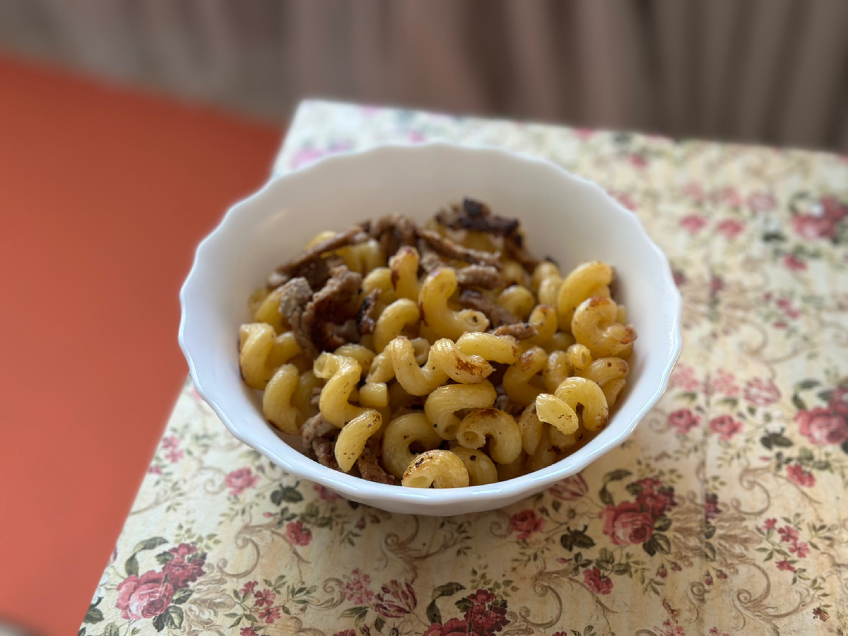 Снова свинка с макарошками