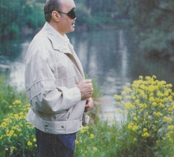 Несломленный: герой на фронте и лирик в душе. Жизнь и война Эдуарда Асадова