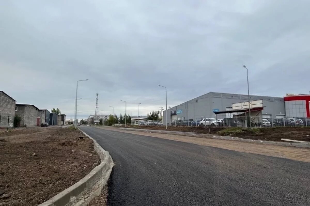    В Красноярске на улице Космонавтов начали укладывать асфальт