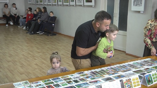 Выставка в Сузунской детской школе искусств.