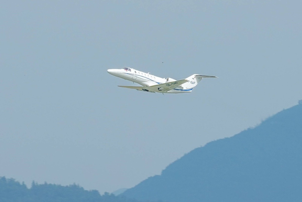    Самолет Cessna