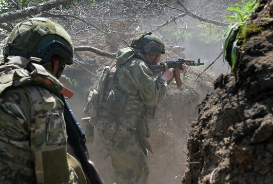    Военнослужащие ВС РФ