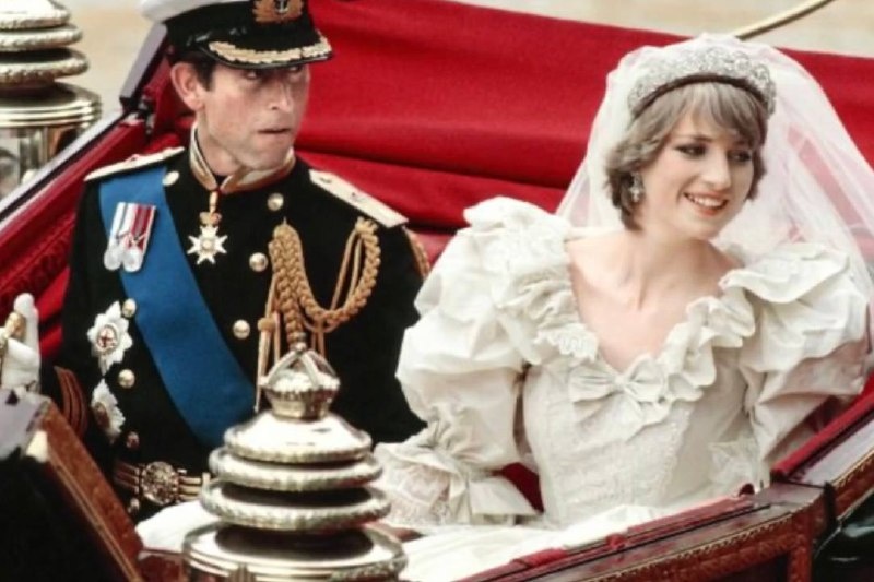 Скриншот из видео YouTube-канала blushsupreme