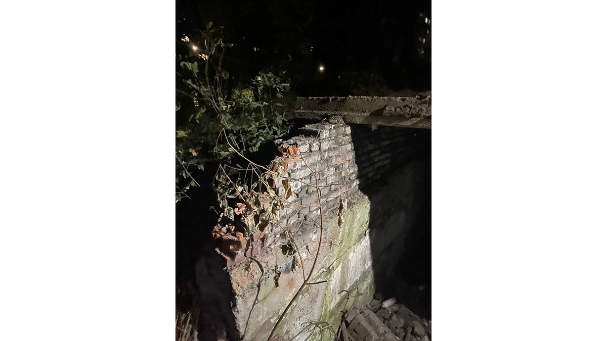    В Курске 8-летний мальчик погиб при падении бетонной плиты