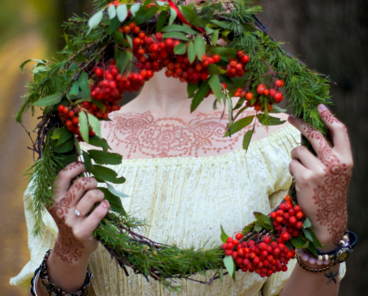 Осенний венок и мехенди. Фото 2017 года