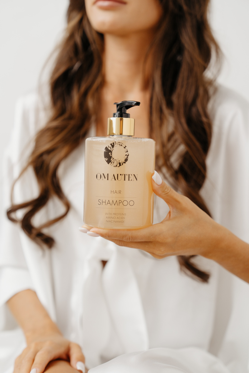 Шампунь для волос с протеинами, аминокислотами и ниацинамидом от OMAUTEN