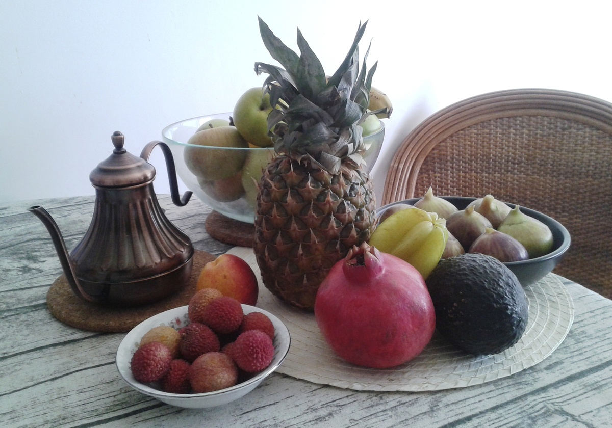 Всё продаётся в лавках вдоль улицы