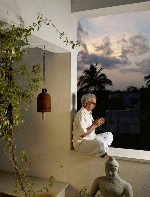 Дешикачар разработал Винийогу - термин из Йога-сутр Патанджали, считая, что именно
этот подход является целостным и соответствует Йога-сутрам.