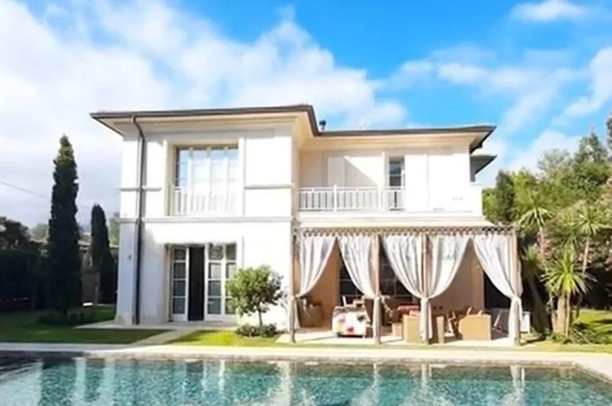    Вилла Зеленских в Форте-дей-Марми.