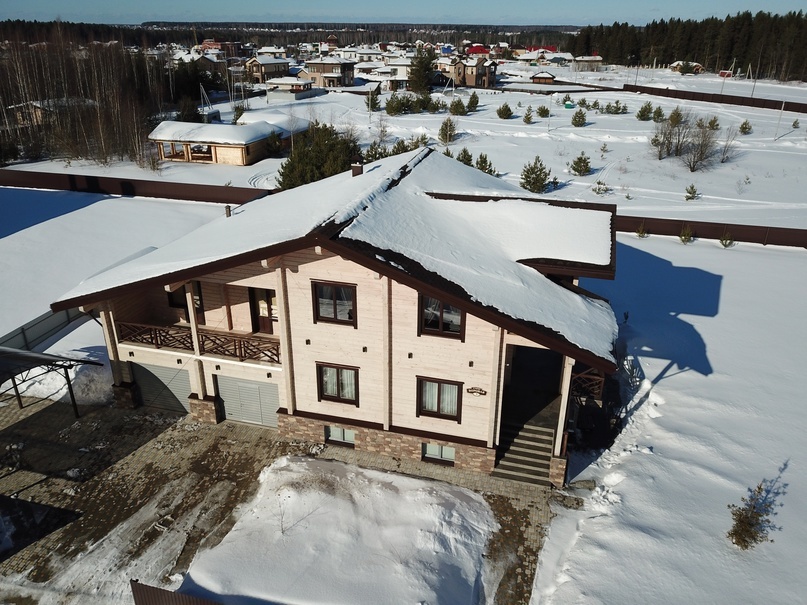 Дом из клееного бруса - очень теплый и комфортный